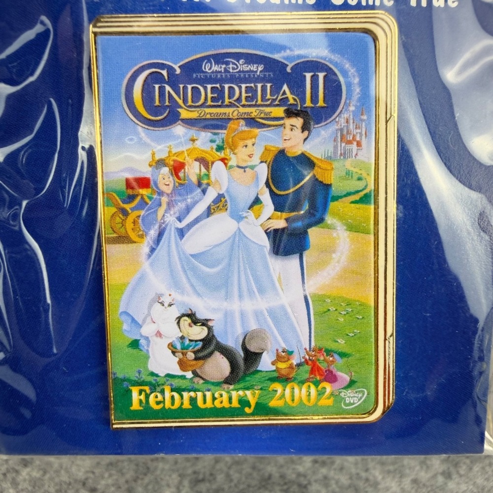 Disney Store 12 Months of Magic February 2003 Cinderella II Dreams Come True Pin - Picture 4 of 7